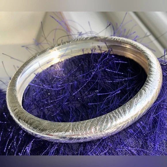 Fashion Silver Tone Classy Bangle Bracelet - Picture 4 of 8